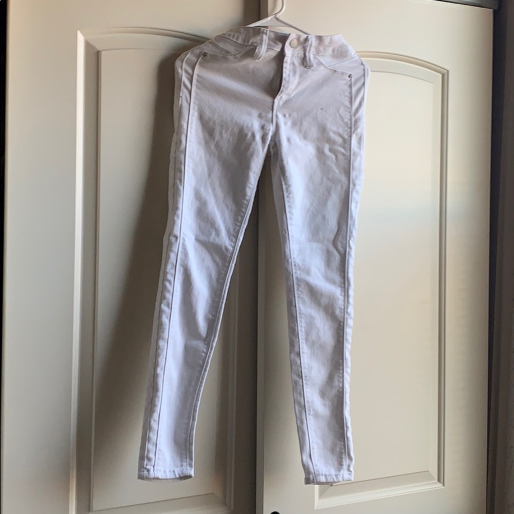 White low cut jeans